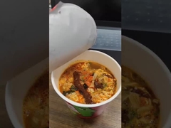 146g de vermicelles aigres et épicés et des nouilles instantanées pour un délicieux repas