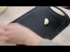 Soupe aux haricots épicés et épicés au goût de vermicelli et nouilles instantanées aux ingrédients riches