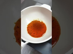 Quand on cuisine des nouilles instantanées avec des œufs doubles, la saveur monte.