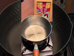 Des nouilles larges + des nouilles instantanées, on peut cuisiner comme ça, chinois délicieux délicieux