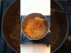 Ramen instantané à saveur de poulet chaud aux nouilles coréennes épicées
