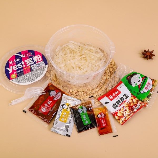 Non frite Oui Large Vermicelli instantané Avec Arachide Chongqing Acide et épicé saveur de verre nouilles mala tang
