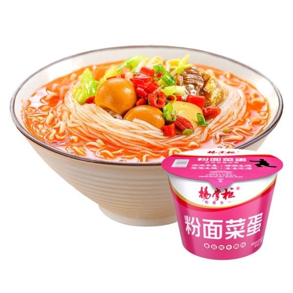 YangZhangGui's Vermicelli rapide et facile et les nouilles instantanées avec saveur de bœuf cuit et tomates