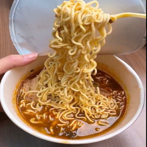 8 minutes avec de l'eau bouillante, pommes de terre sucrées chinoises Vermicelli 189g*12 Dîner rapide et facile