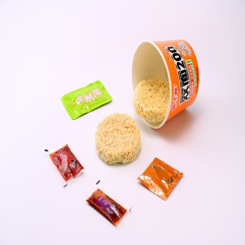 Type de soupe Nouilles instantanées par poids net 204g*12 12 mois de validité avec 2 gâteaux de nouilles