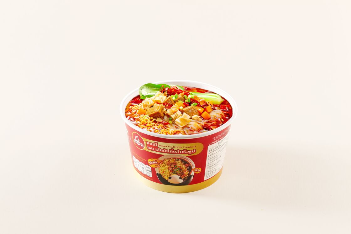 Noodles à la tasse de légumes Noodles instantanées épicées avec une durée de conservation de 12 mois Idéal pour la distribution au détail et dans les services alimentaires